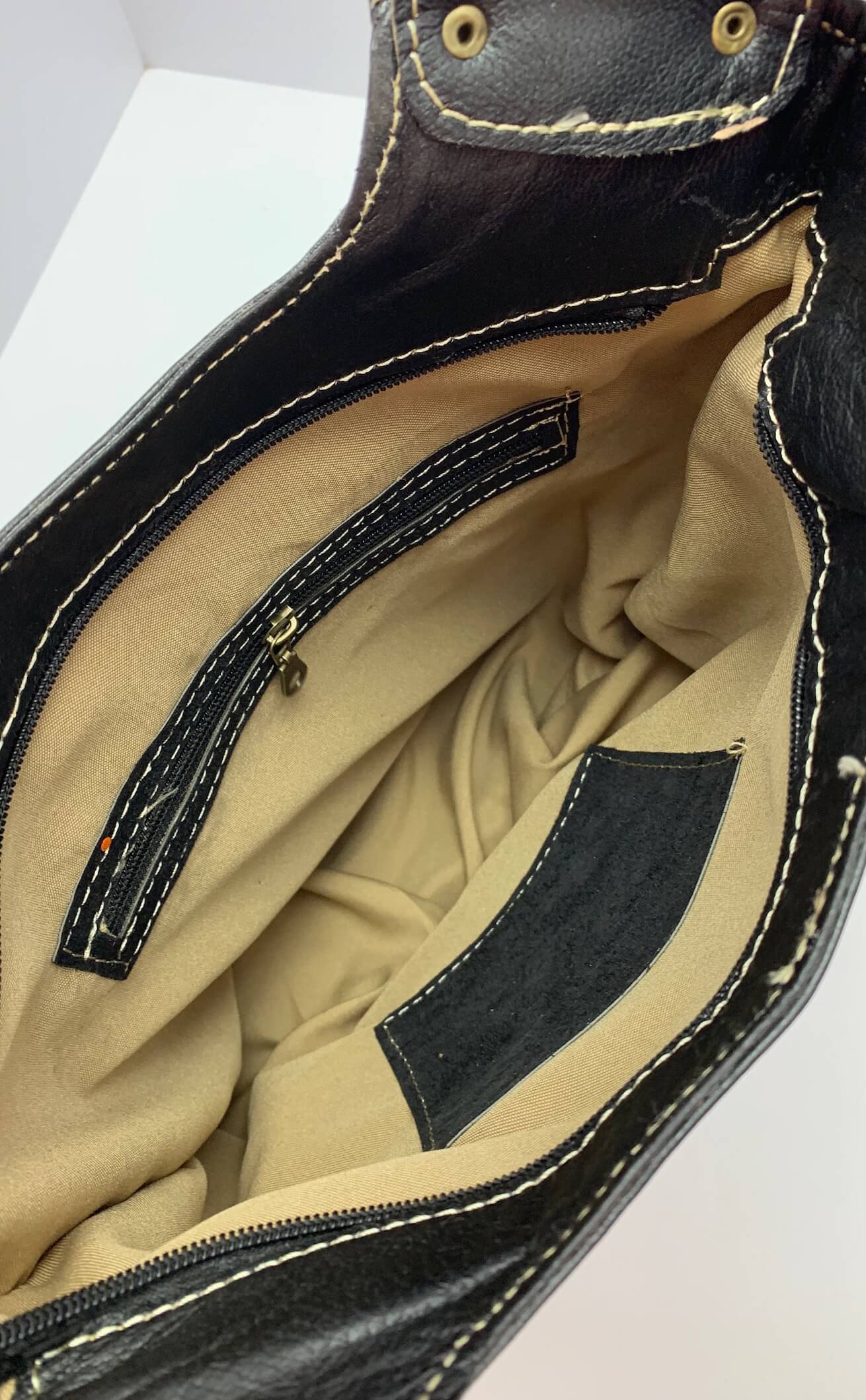 Kožená kabelka černá pevné uši