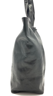 Dámská kožená kabelka s průpletem černá