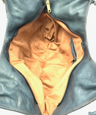 Dámská kožená kabelka ve stylu Hobo modrá 