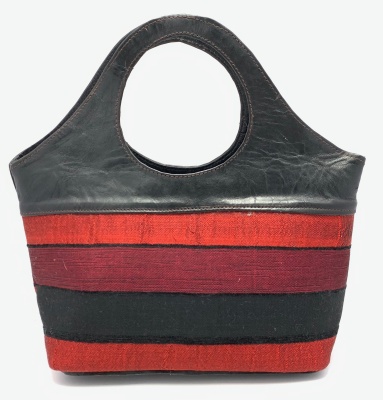 Dámská kožená kabelka oblouk se šátkem červeno-černá MagBag