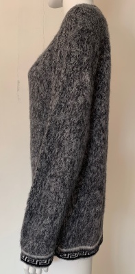 Dámský svetr z alpaky šedý s ozdobným lemem