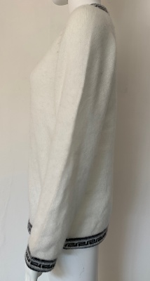 Dámský svetr z alpaky bilý s ozdobným lemem