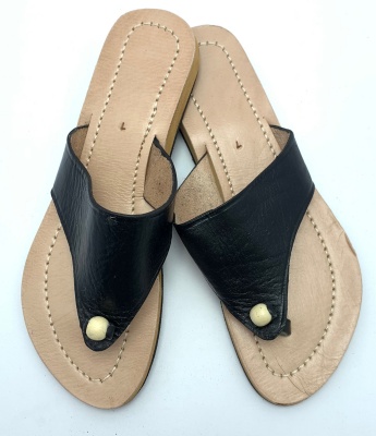 Dámské kožené pantofle s korálkem černé MagBag