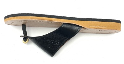 Dámské kožené pantofle s korálkem černé MagBag