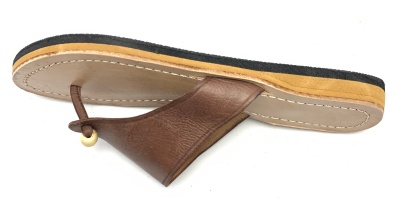 Dámské kožené pantofle s korálkem hnědé MagBag