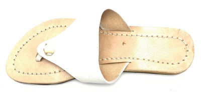 Dámské kožené pantofle s korálkem bílé MagBag